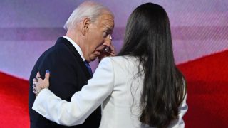 USA présidentielle: en larmes, Biden passe le flambeau à son adjoint kamala Harris